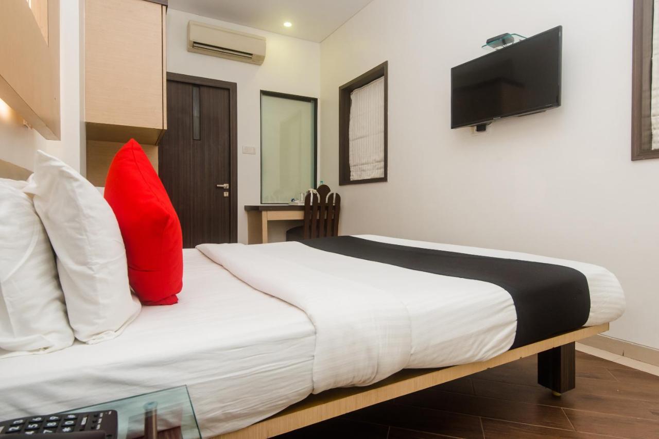 Hotel Capitol Thane Exterior photo