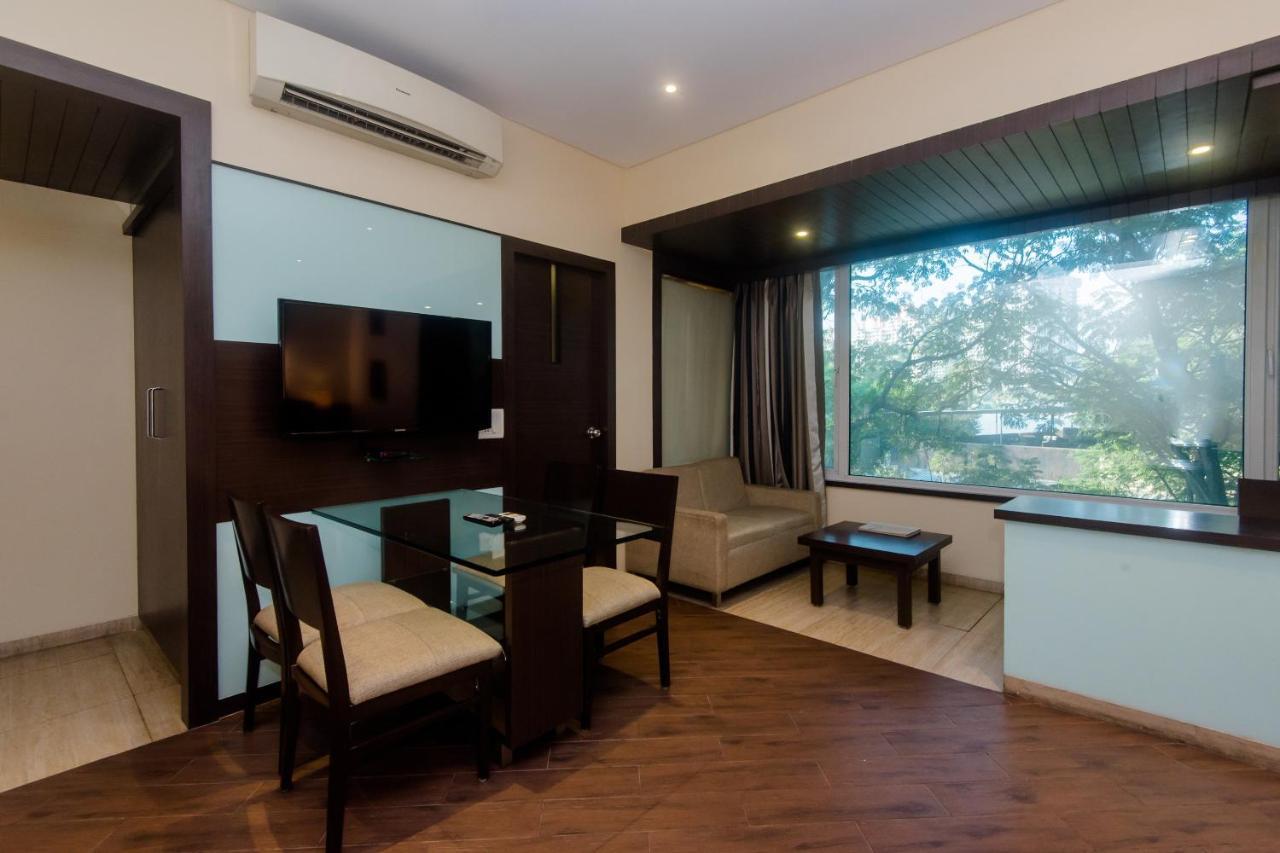Hotel Capitol Thane Exterior photo
